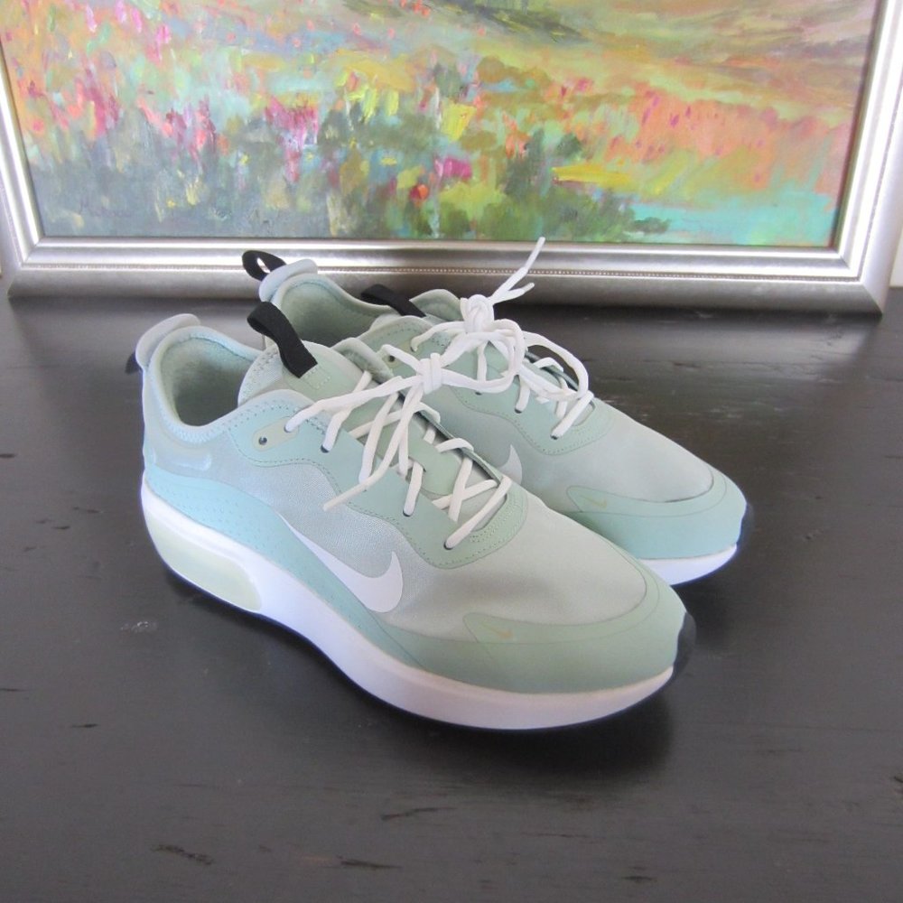 Nike Air Max Dia Athletic Shoes in Pistachio 8